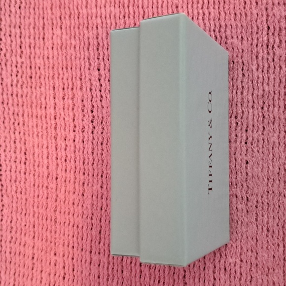 Tiffany Box - Picture 5 of 9